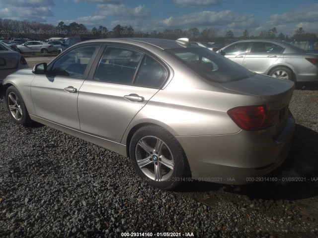 Photo 2 VIN: WBA3B5C56DF590667 - BMW 3 