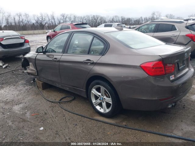 Photo 2 VIN: WBA3B5C56DF596467 - BMW 328I 