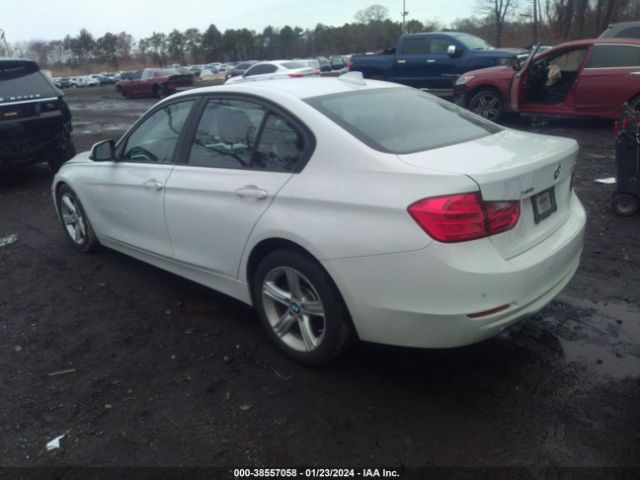 Photo 2 VIN: WBA3B5C58DF594784 - BMW 328I 