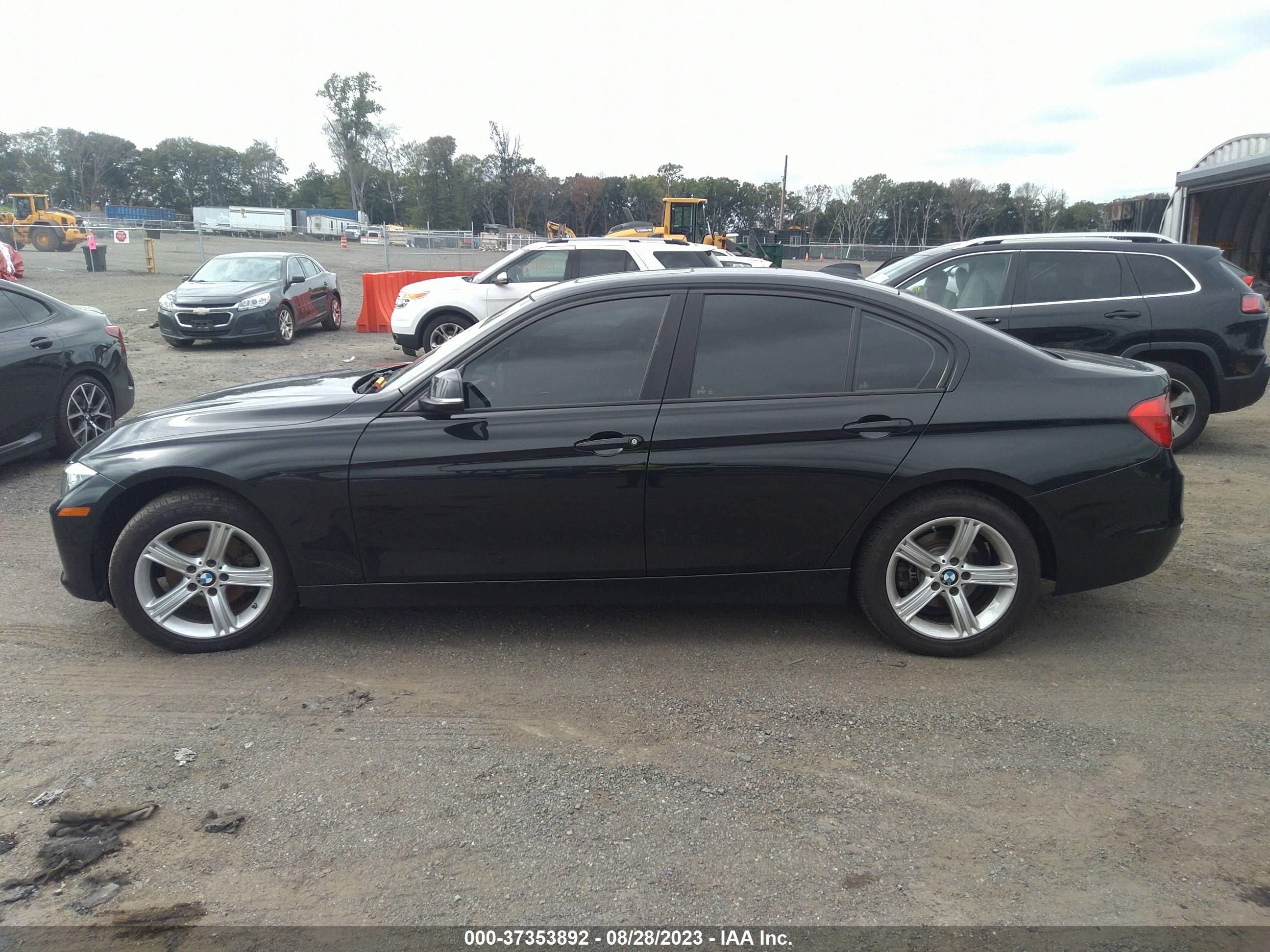 Photo 13 VIN: WBA3B5C5XFF960506 - BMW 3ER 