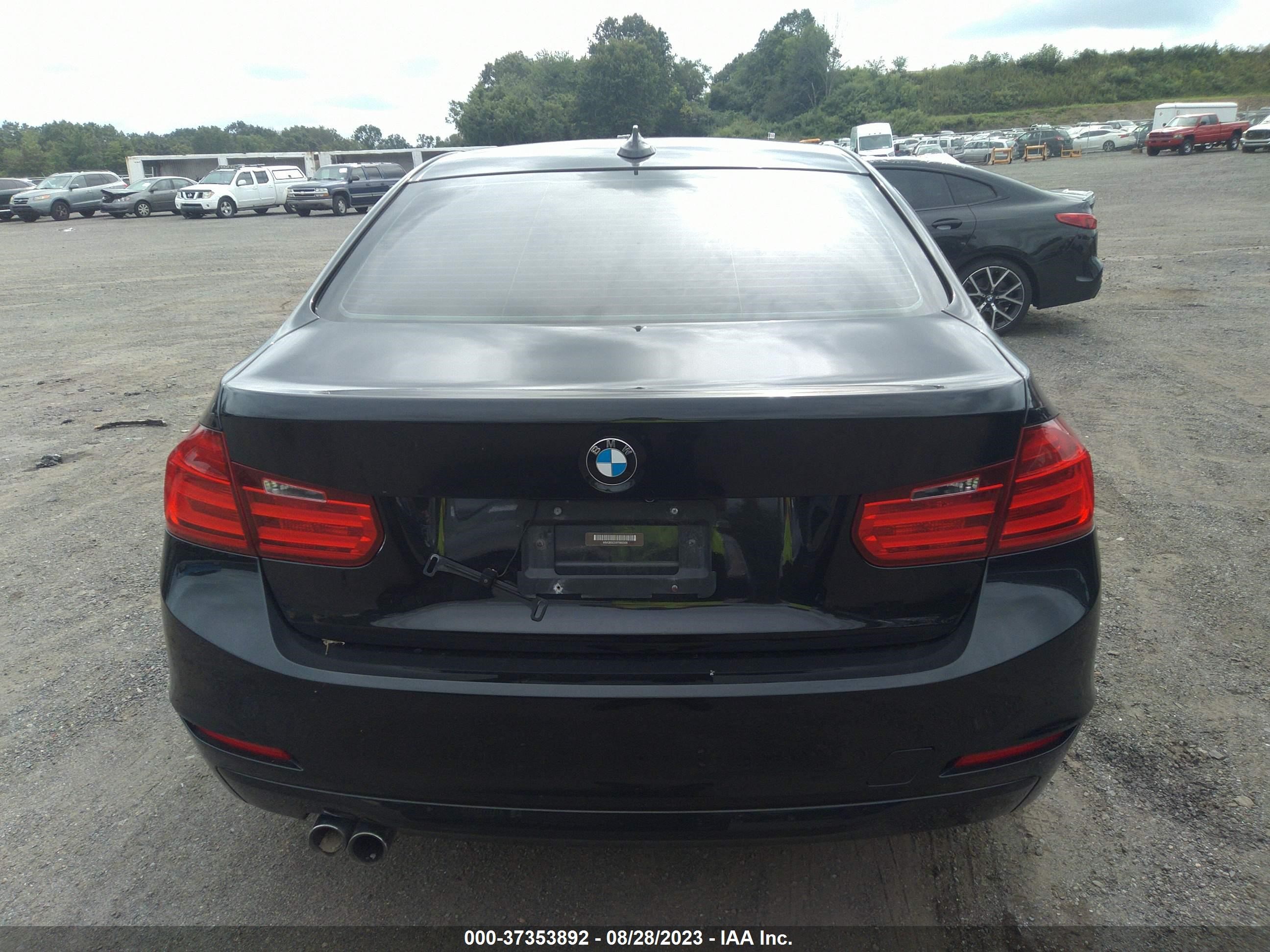 Photo 15 VIN: WBA3B5C5XFF960506 - BMW 3ER 