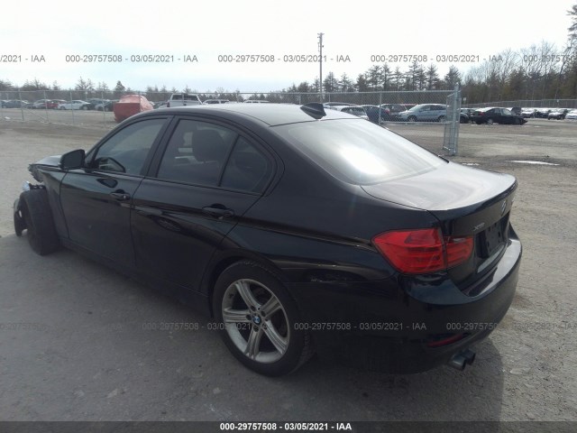 Photo 2 VIN: WBA3B5G50DNP41003 - BMW 3 