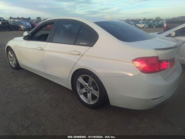 Photo 2 VIN: WBA3B5G50DNS05152 - BMW 328I 