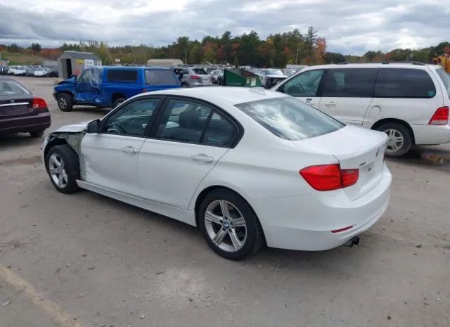 Photo 2 VIN: WBA3B5G55DNP40686 - BMW 3 SERIES 