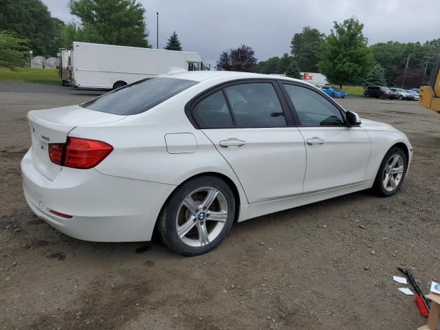 Photo 2 VIN: WBA3B5G56DNS00666 - BMW 3 SERIES 