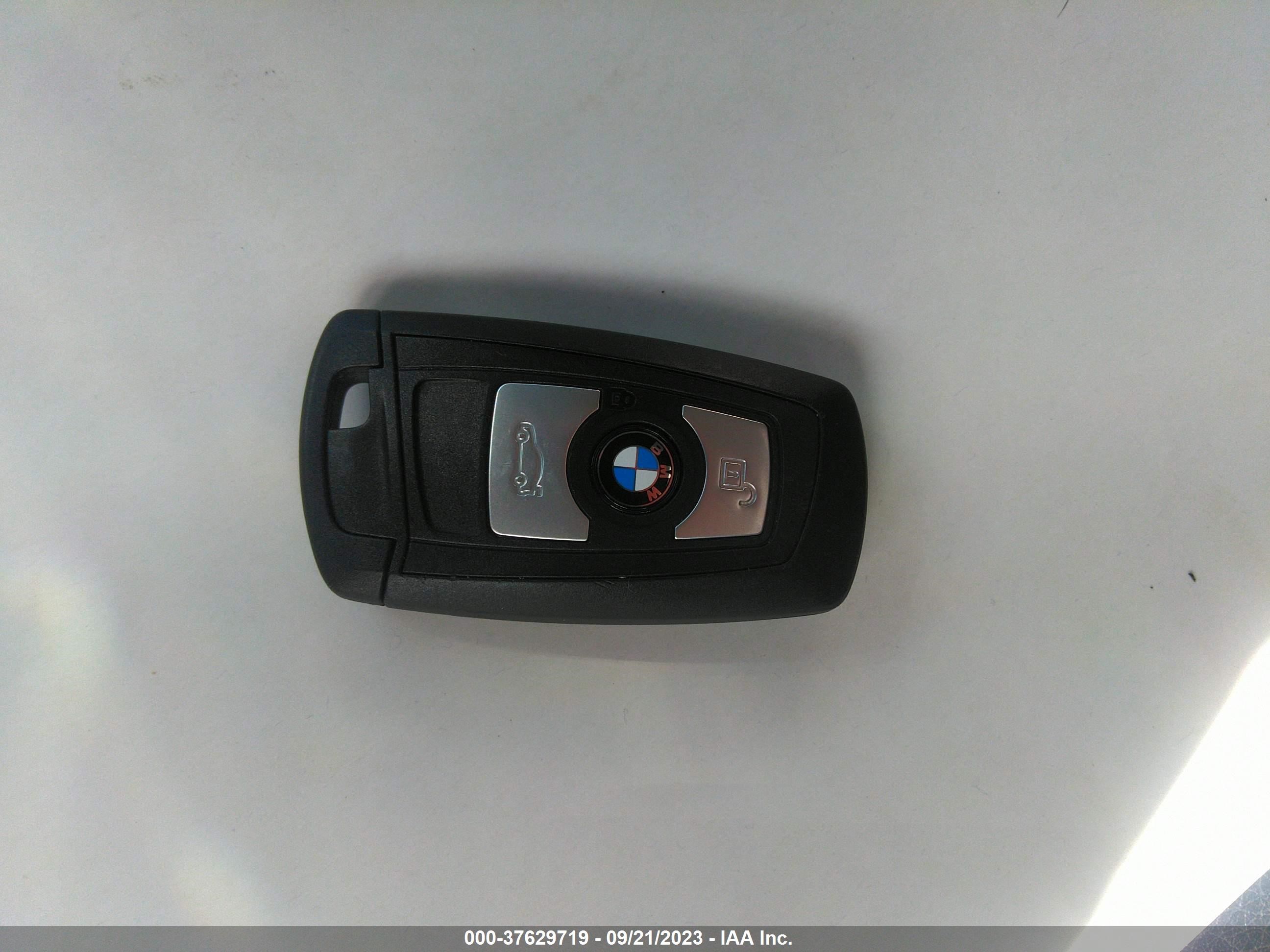 Photo 10 VIN: WBA3B5G57ENS09085 - BMW 3ER 