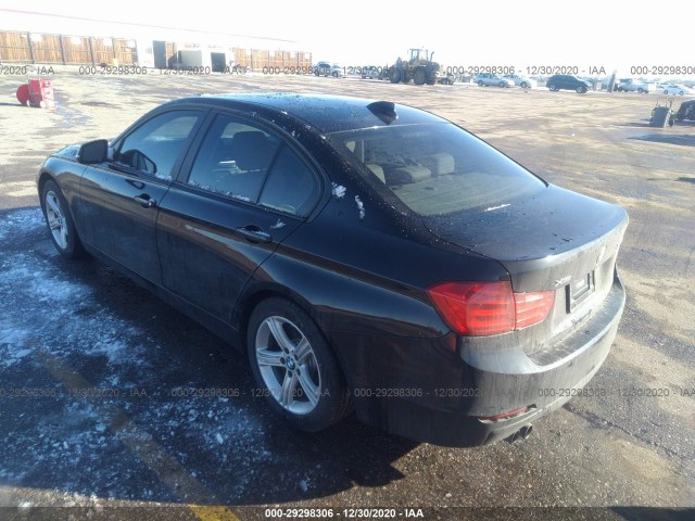 Photo 2 VIN: WBA3B5G5XDNP40747 - BMW 3 