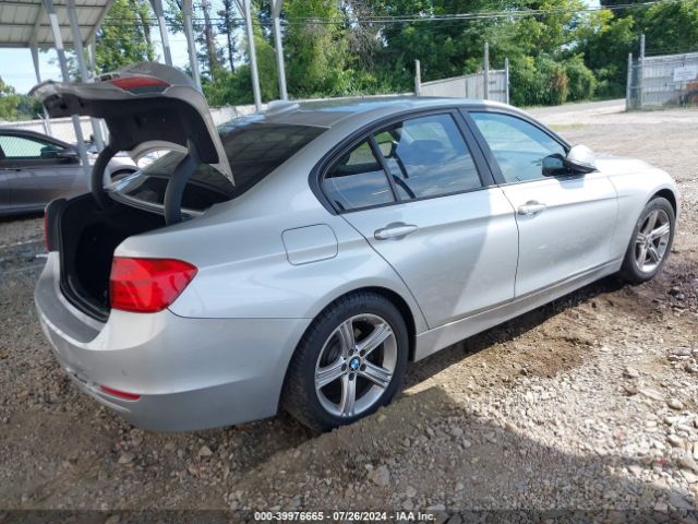 Photo 3 VIN: WBA3B5G5XFNS15626 - BMW 328I 