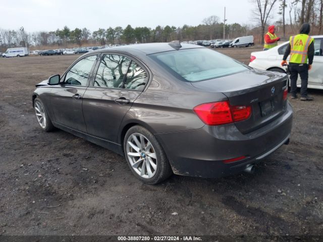 Photo 2 VIN: WBA3B9C51DF587571 - BMW 335I 