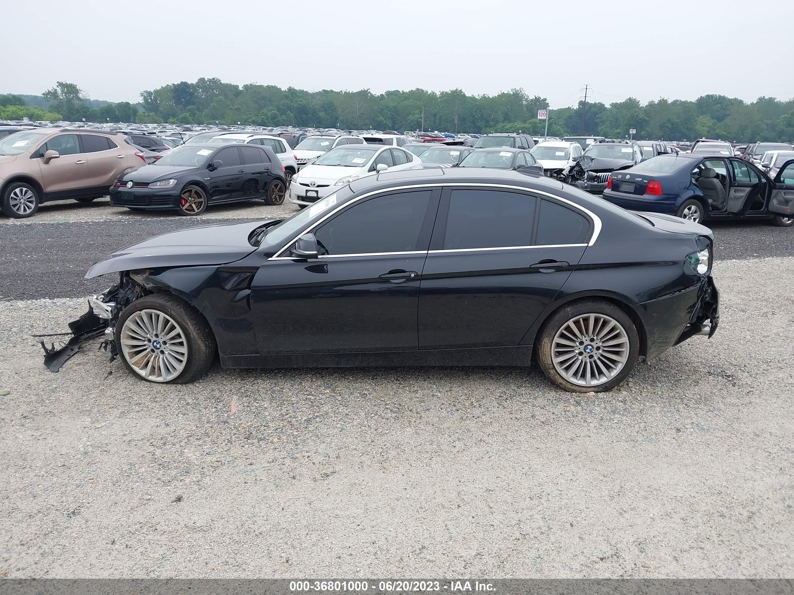 Photo 13 VIN: WBA3B9C5XDF585690 - BMW 3ER 