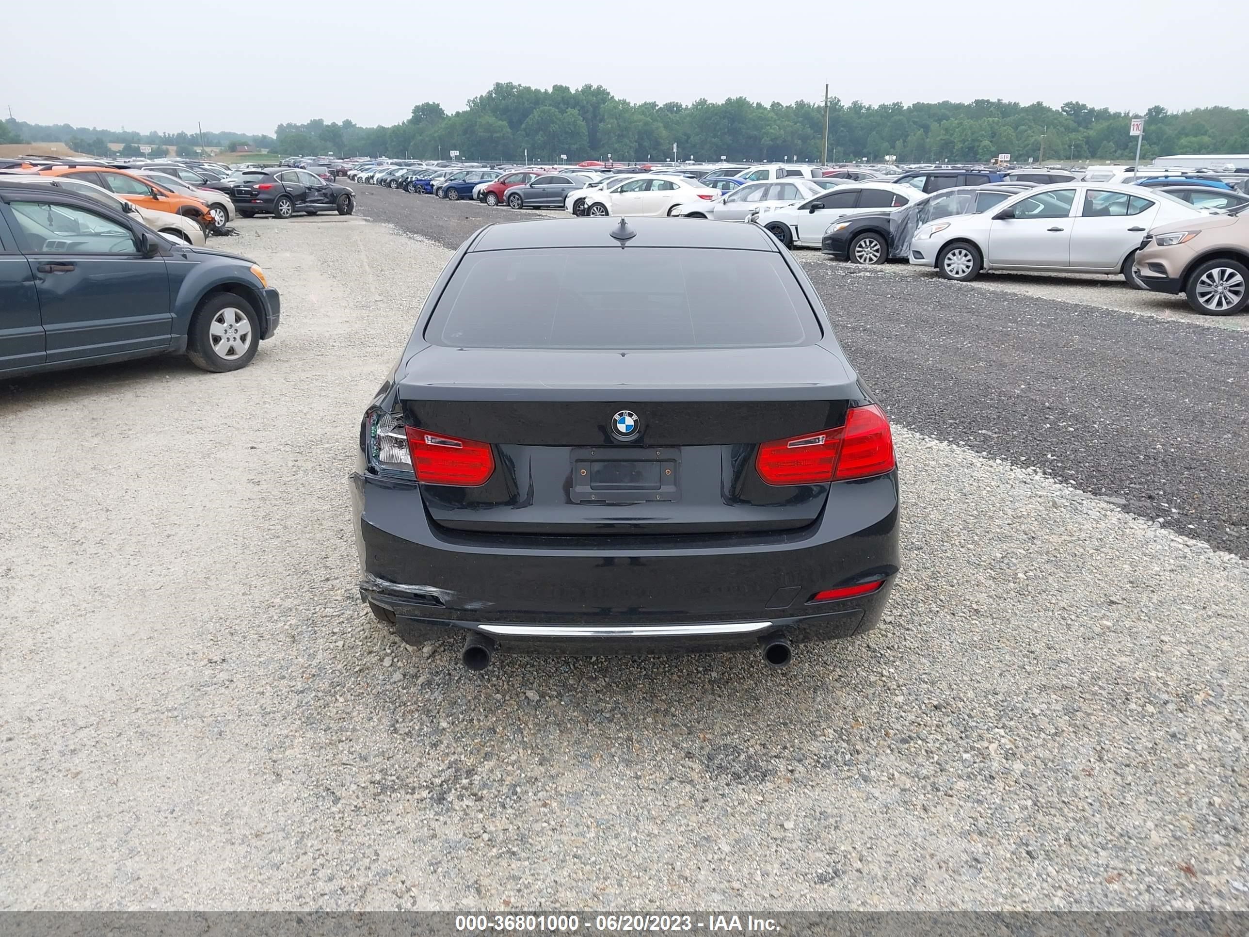 Photo 15 VIN: WBA3B9C5XDF585690 - BMW 3ER 