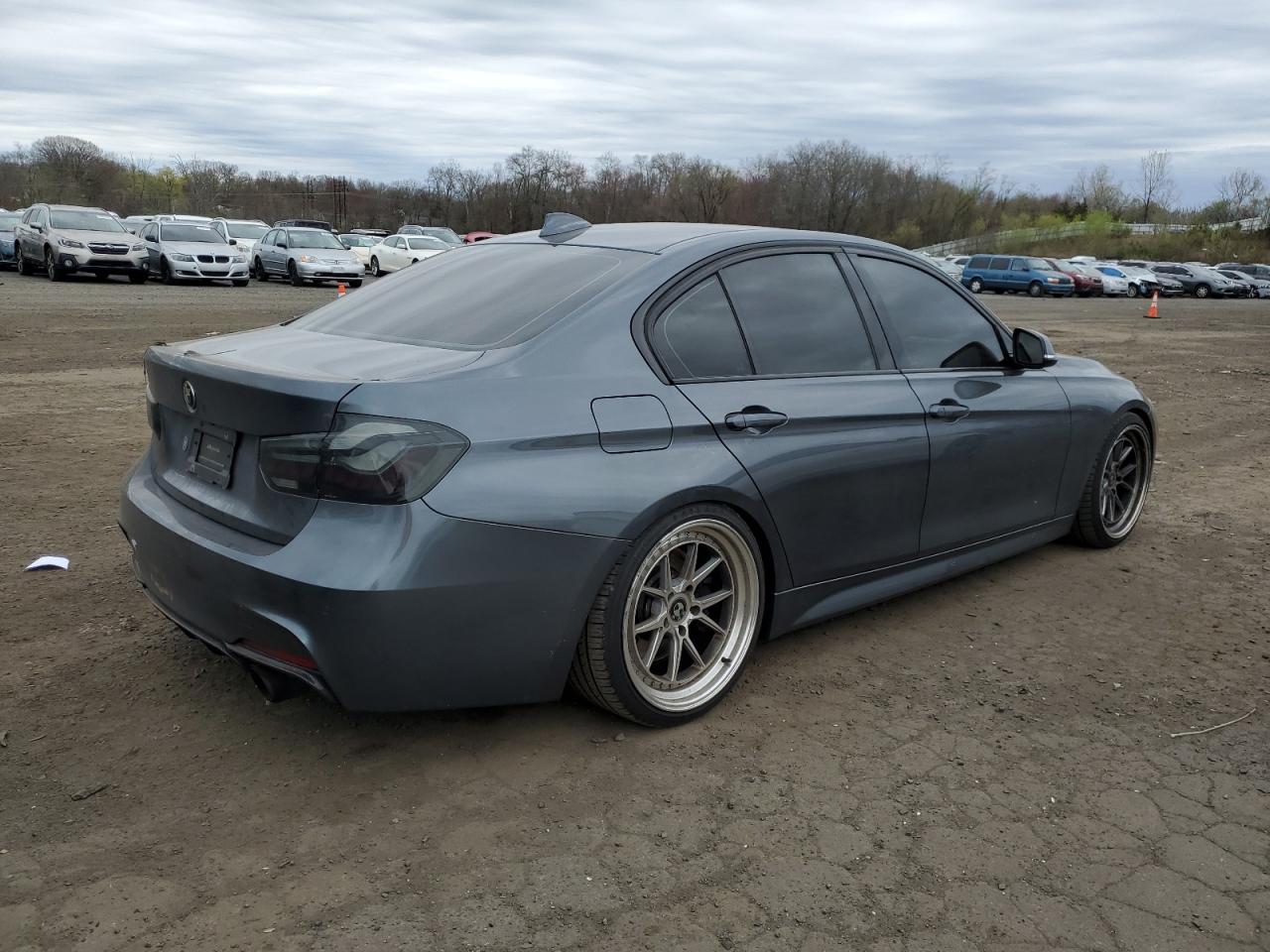 Photo 2 VIN: WBA3B9G55FNR94313 - BMW 3ER 