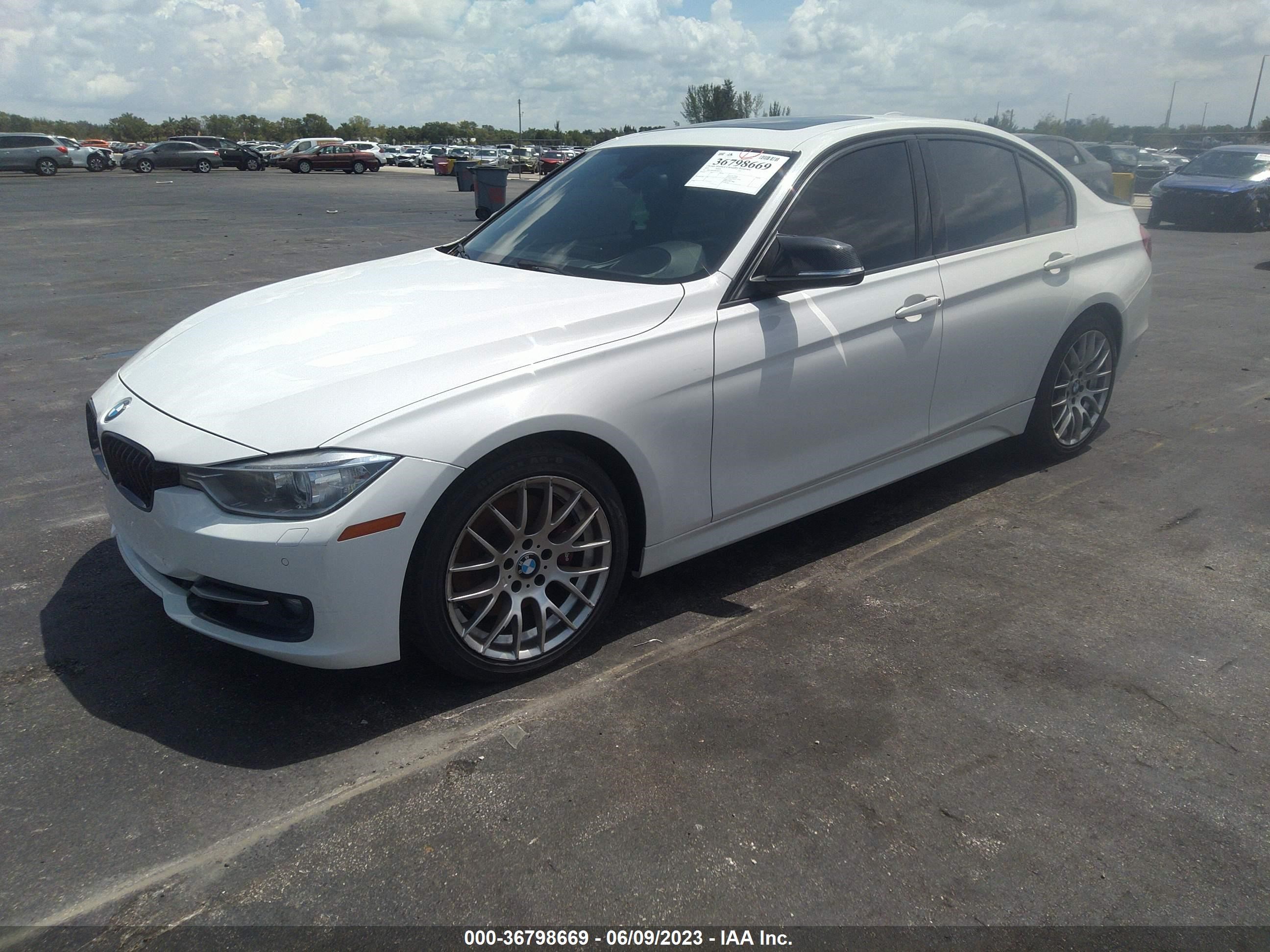 Photo 1 VIN: WBA3B9G56ENR91273 - BMW 3ER 