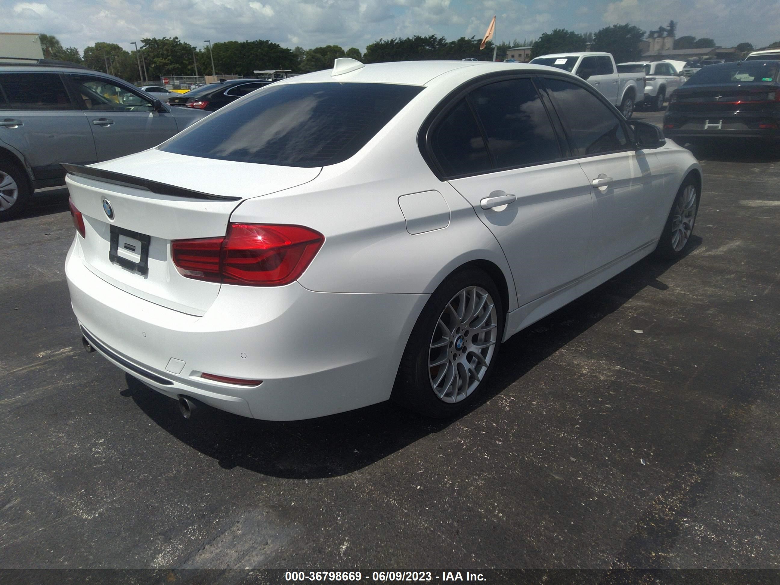 Photo 3 VIN: WBA3B9G56ENR91273 - BMW 3ER 