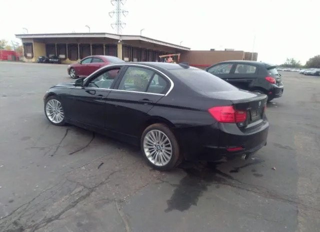 Photo 2 VIN: WBA3B9G5XDNP39377 - BMW 3 SERIES 