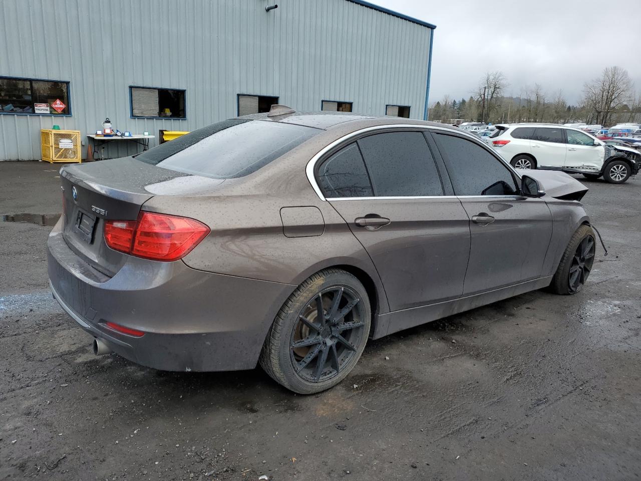 Photo 2 VIN: WBA3B9G5XFNR93982 - BMW 3ER 