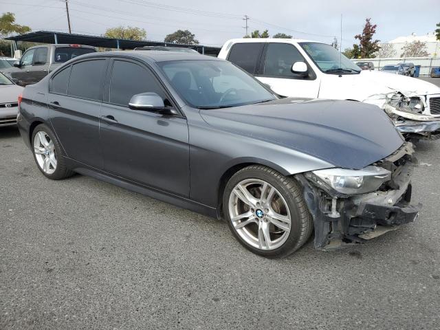 Photo 3 VIN: WBA3C1C50DF435022 - BMW 328I 