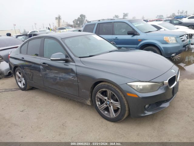 Photo 0 VIN: WBA3C1C50DF435652 - BMW 328I 