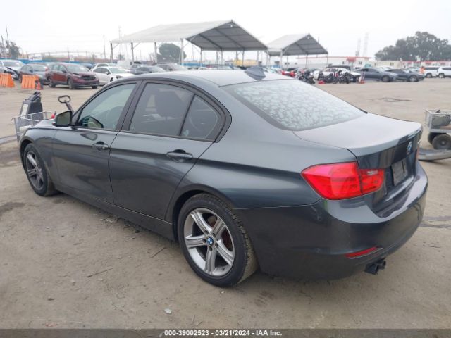 Photo 2 VIN: WBA3C1C50DF435652 - BMW 328I 