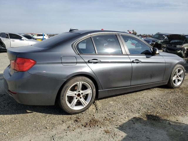 Photo 2 VIN: WBA3C1C50DK103959 - BMW 3 SERIES 