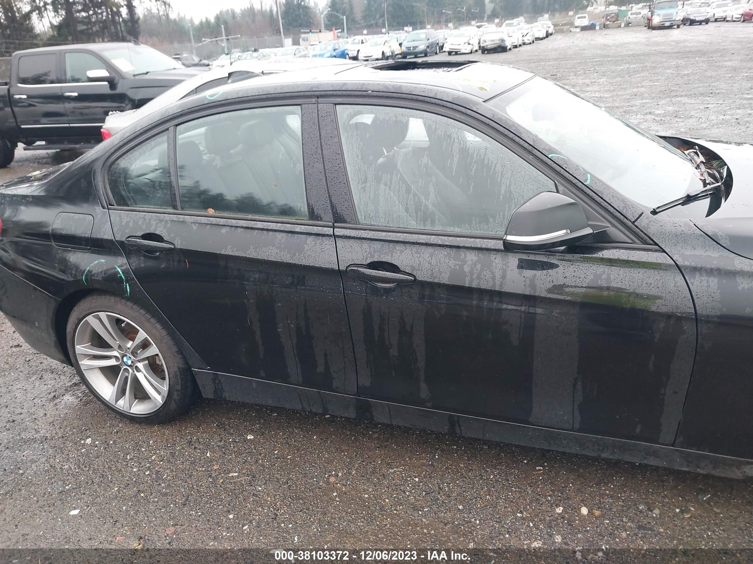 Photo 12 VIN: WBA3C1C50EK106569 - BMW 3ER 