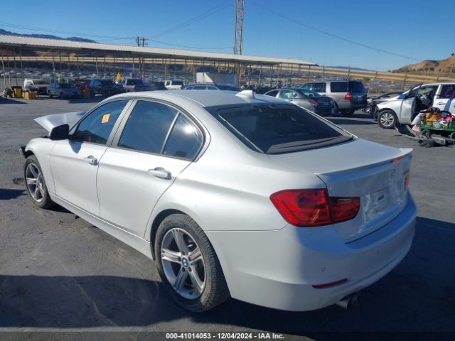 Photo 2 VIN: WBA3C1C50FK119226 - BMW 328I 