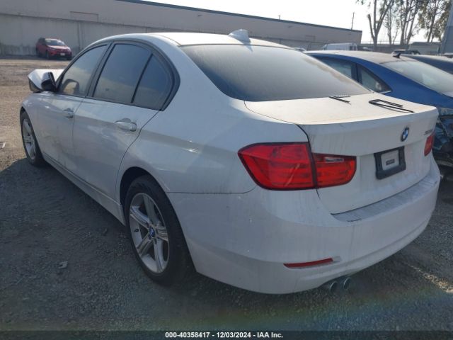 Photo 2 VIN: WBA3C1C50FK122563 - BMW 328I 