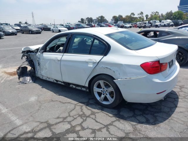 Photo 2 VIN: WBA3C1C50FP853268 - BMW 328I 