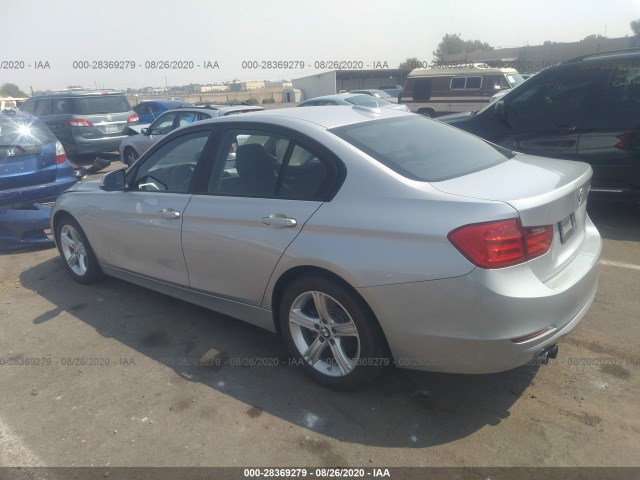 Photo 2 VIN: WBA3C1C51CF433195 - BMW 3 