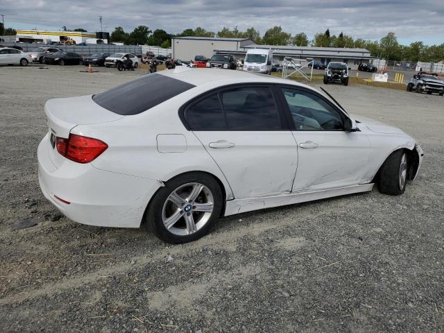 Photo 2 VIN: WBA3C1C51DF443520 - BMW 3 SERIES 