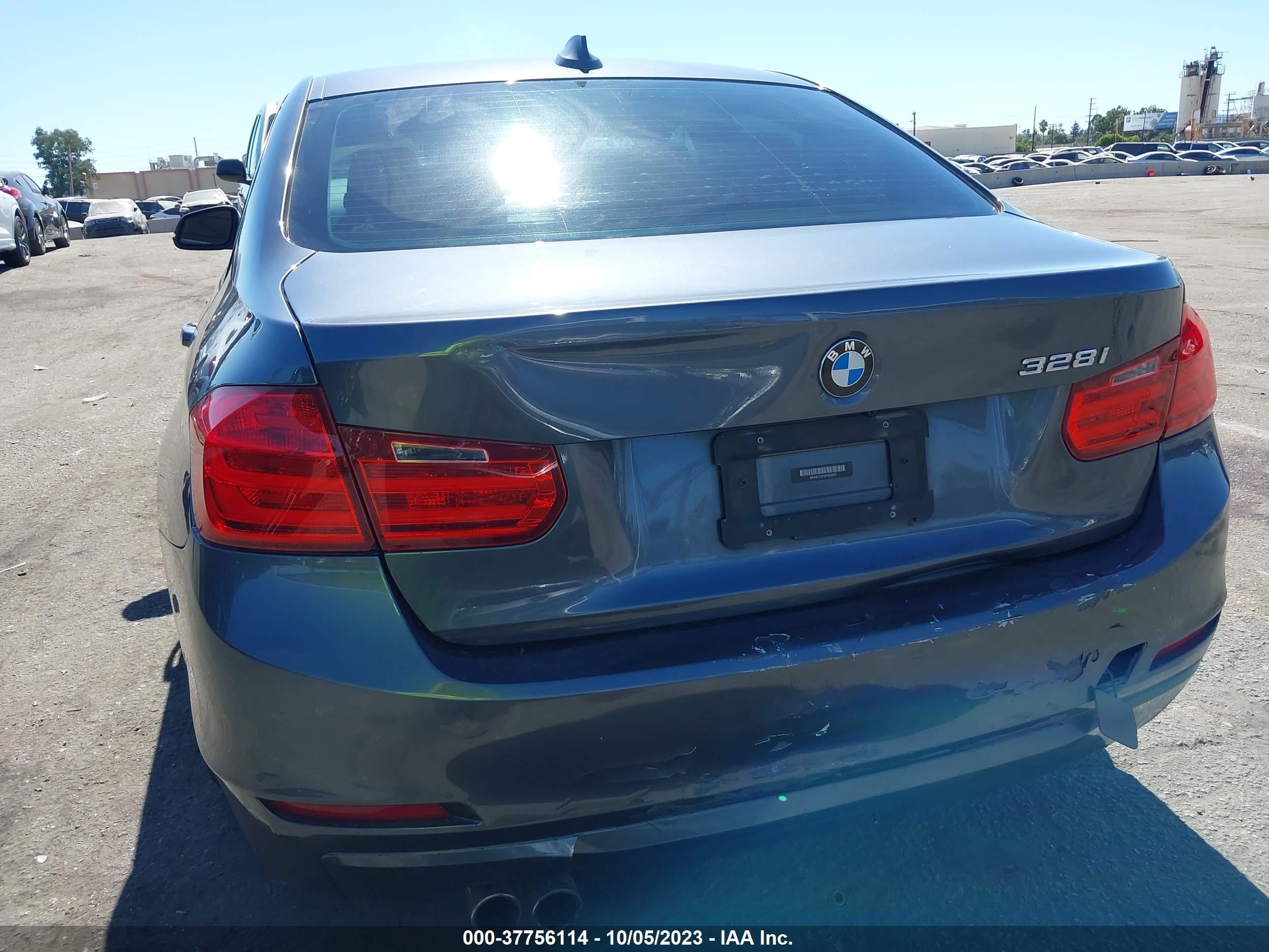 Photo 5 VIN: WBA3C1C51DF443937 - BMW 3ER 