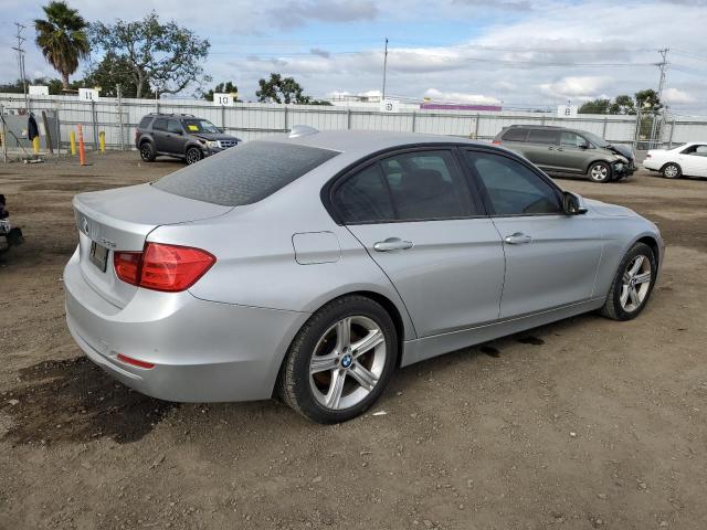 Photo 2 VIN: WBA3C1C52DF443249 - BMW 3 SERIES 