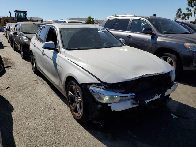 Photo 3 VIN: WBA3C1C52DF444031 - BMW 3 SERIES 