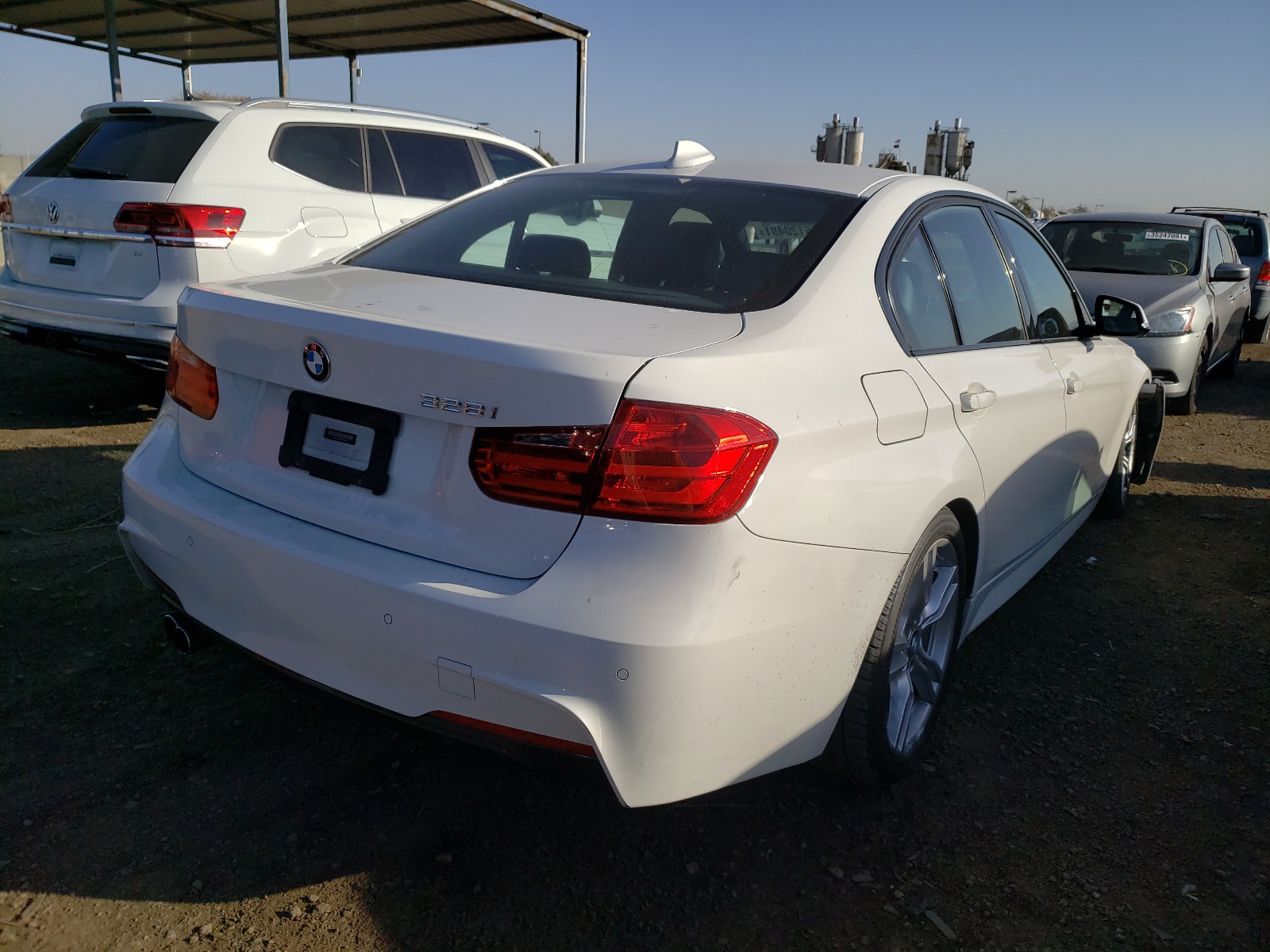 Photo 3 VIN: WBA3C1C54DF440188 - BMW 328 I SULE 