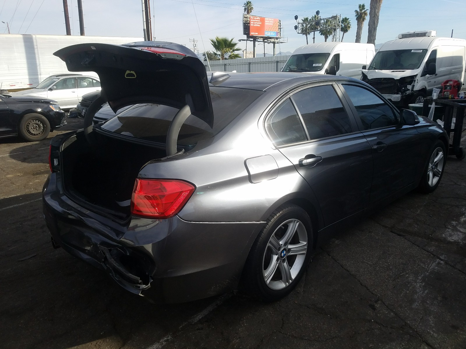 Photo 3 VIN: WBA3C1C55CF433152 - BMW 328 I SULE 