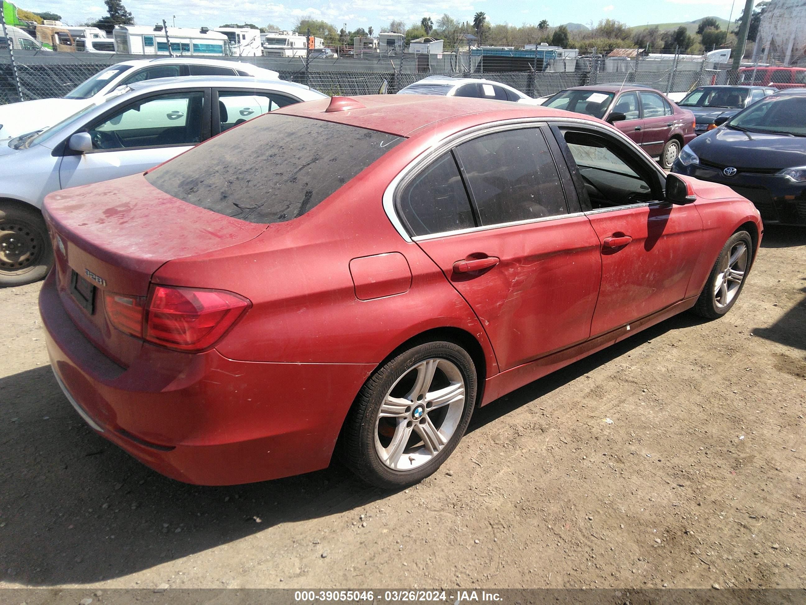 Photo 3 VIN: WBA3C1C55DF436795 - BMW 3ER 