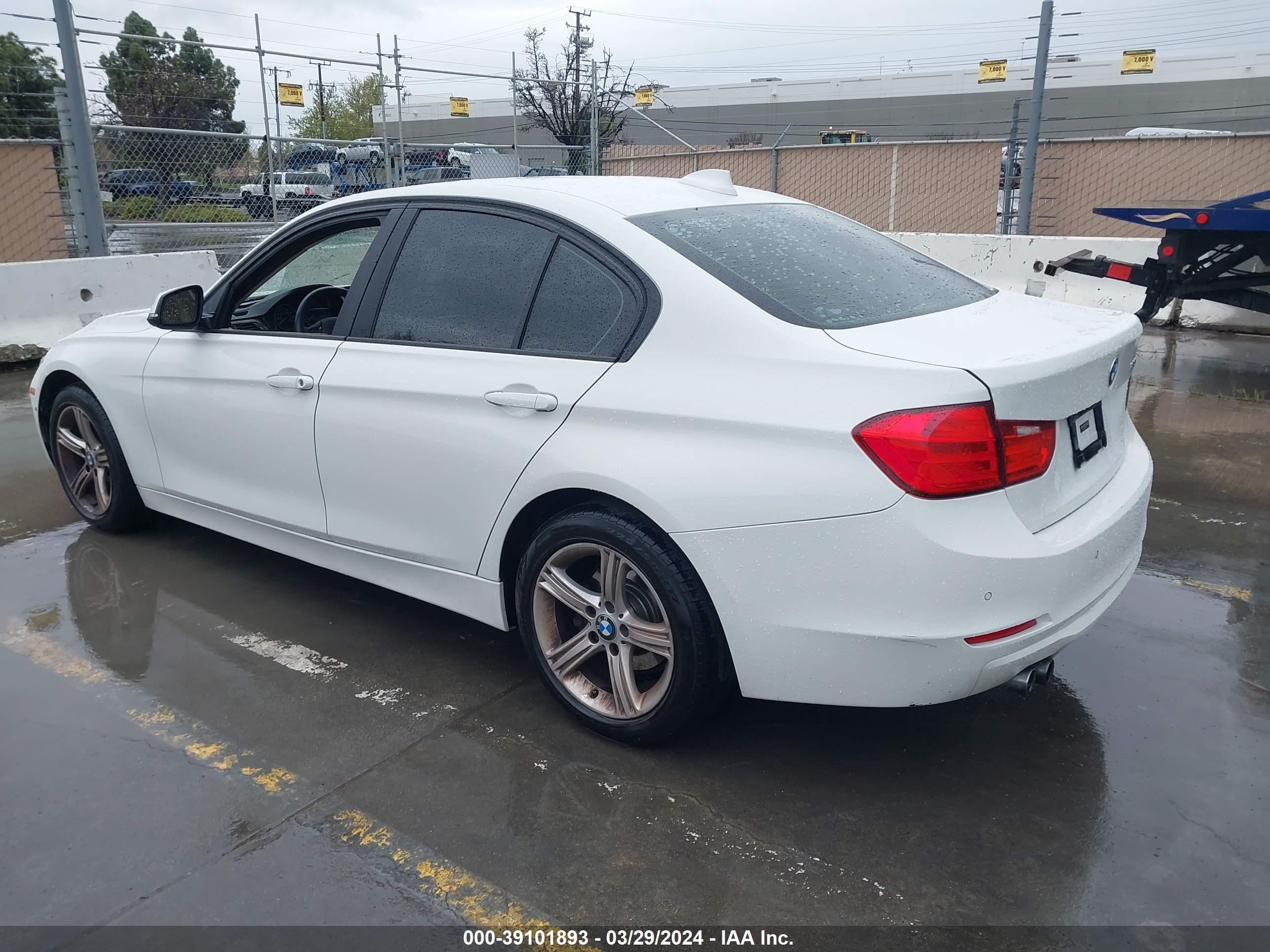 Photo 2 VIN: WBA3C1C55EK112545 - BMW 3ER 