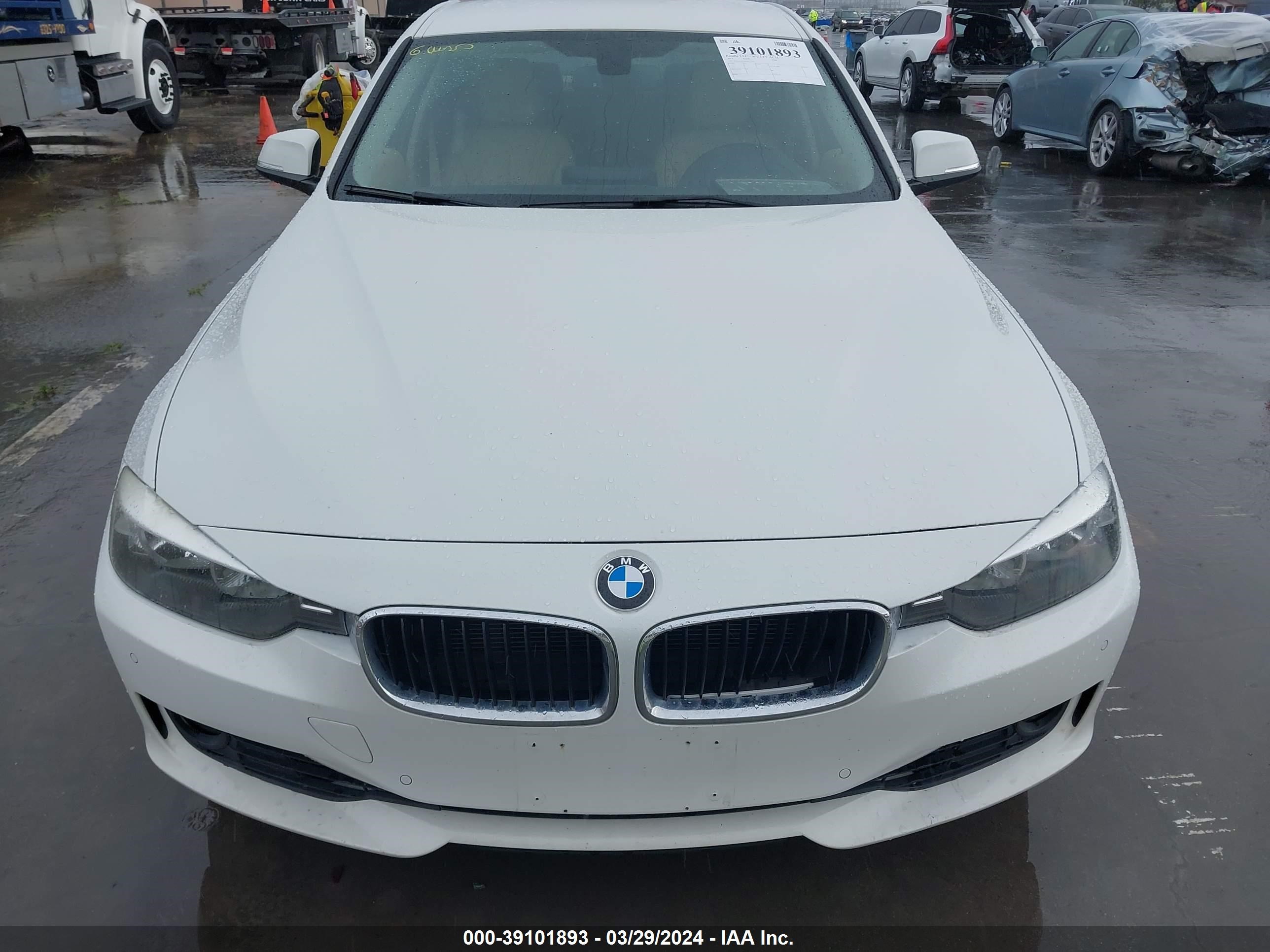 Photo 5 VIN: WBA3C1C55EK112545 - BMW 3ER 