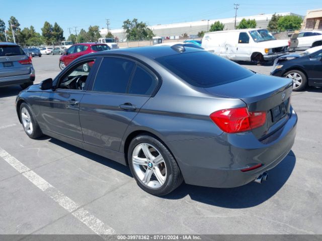 Photo 2 VIN: WBA3C1C55FK122199 - BMW 328I 