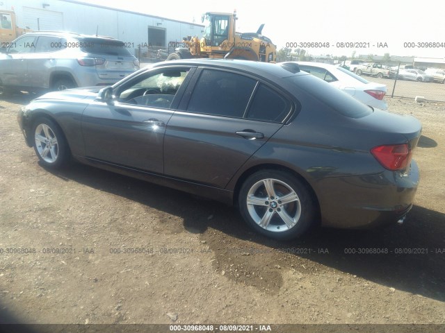 Photo 2 VIN: WBA3C1C55FP851256 - BMW 3 