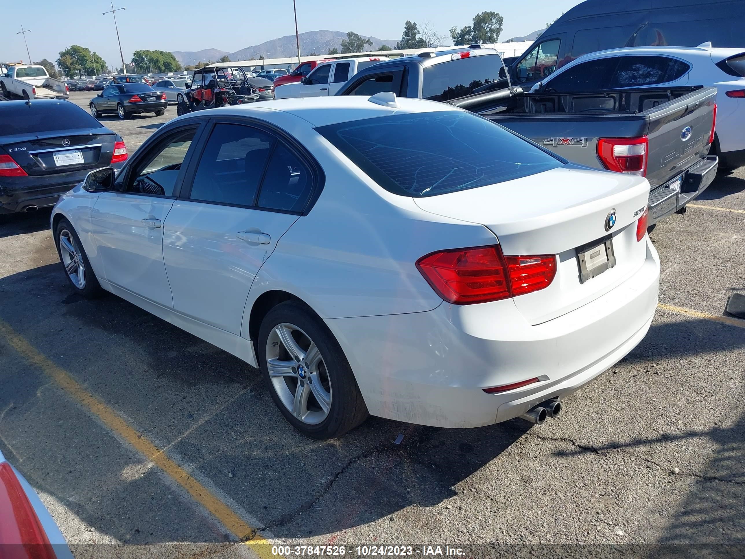 Photo 2 VIN: WBA3C1C56CF431765 - BMW 3ER 