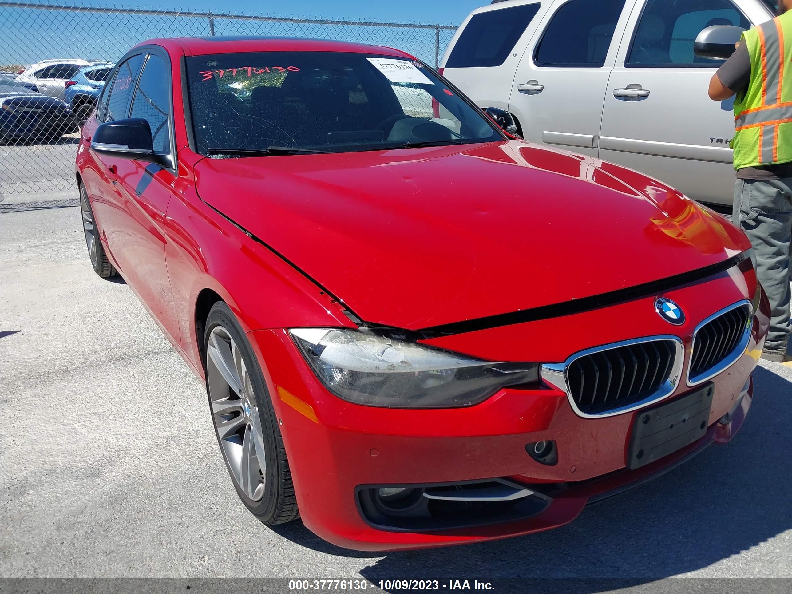 Photo 0 VIN: WBA3C1C56DF443870 - BMW 3ER 