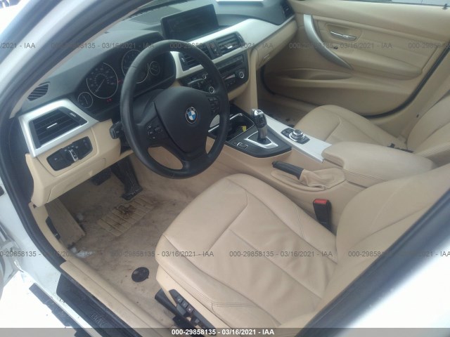 Photo 4 VIN: WBA3C1C57DK103747 - BMW 328I 