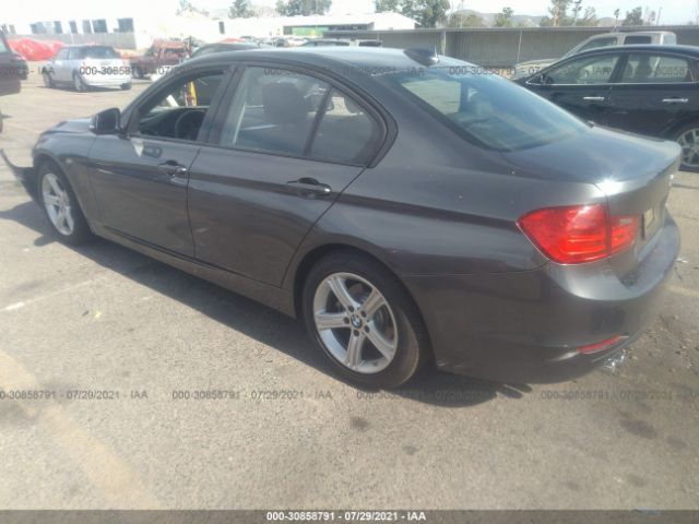 Photo 2 VIN: WBA3C1C57FK118588 - BMW 3 