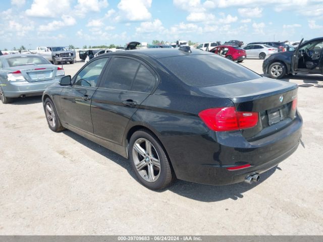 Photo 2 VIN: WBA3C1C57FK121863 - BMW 328I 