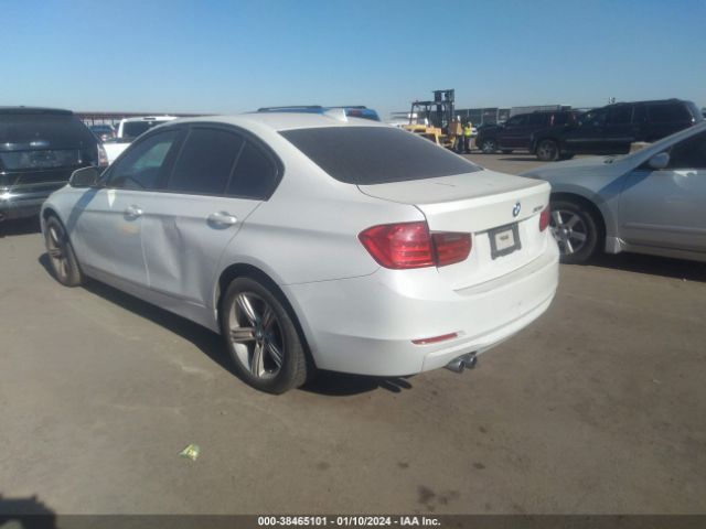 Photo 2 VIN: WBA3C1C58CF433663 - BMW 328I 