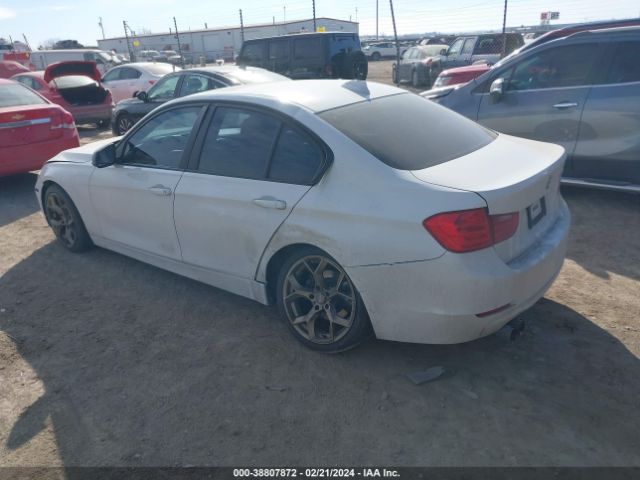 Photo 2 VIN: WBA3C1C58EK109011 - BMW 328I 