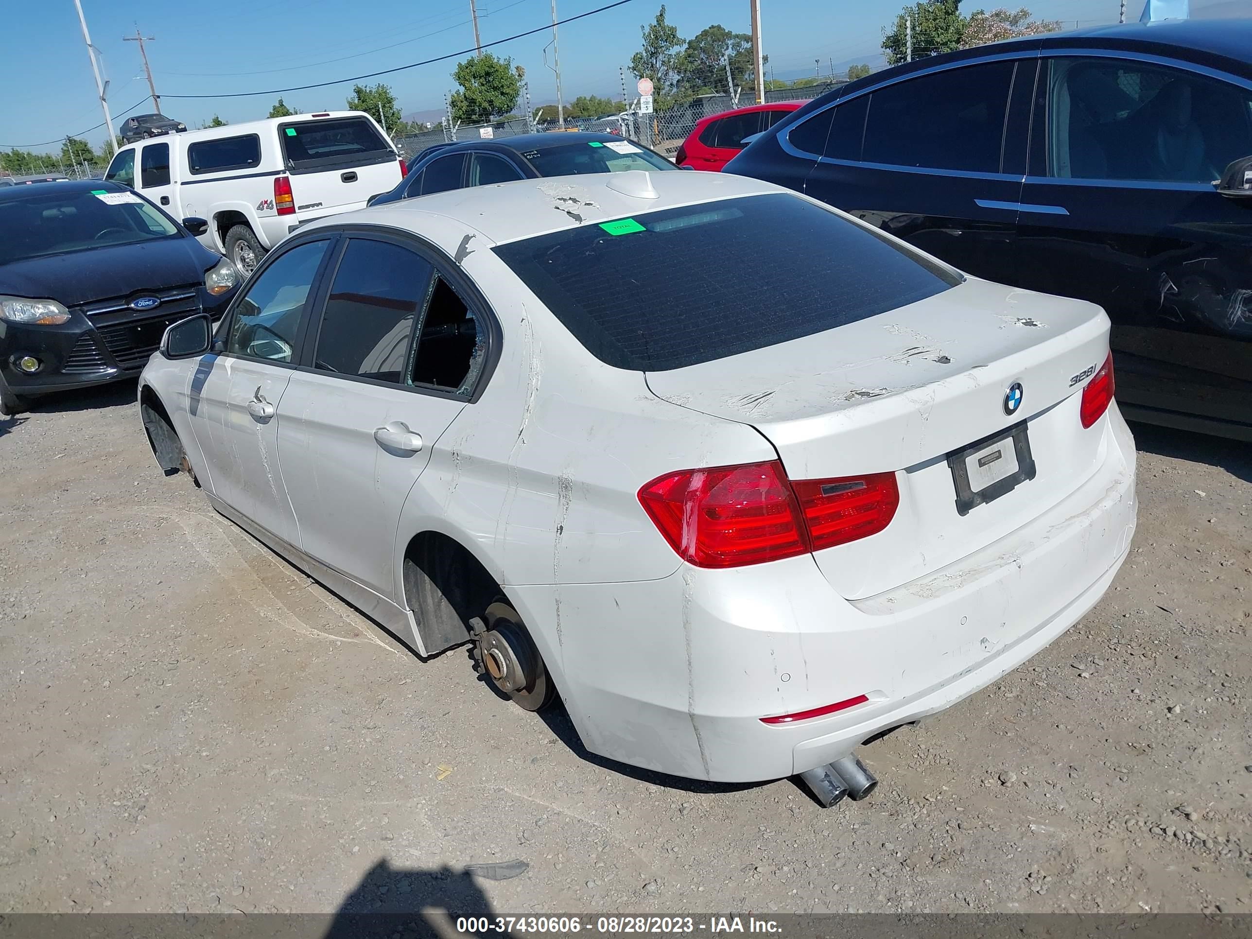 Photo 2 VIN: WBA3C1C59DF441689 - BMW 3ER 