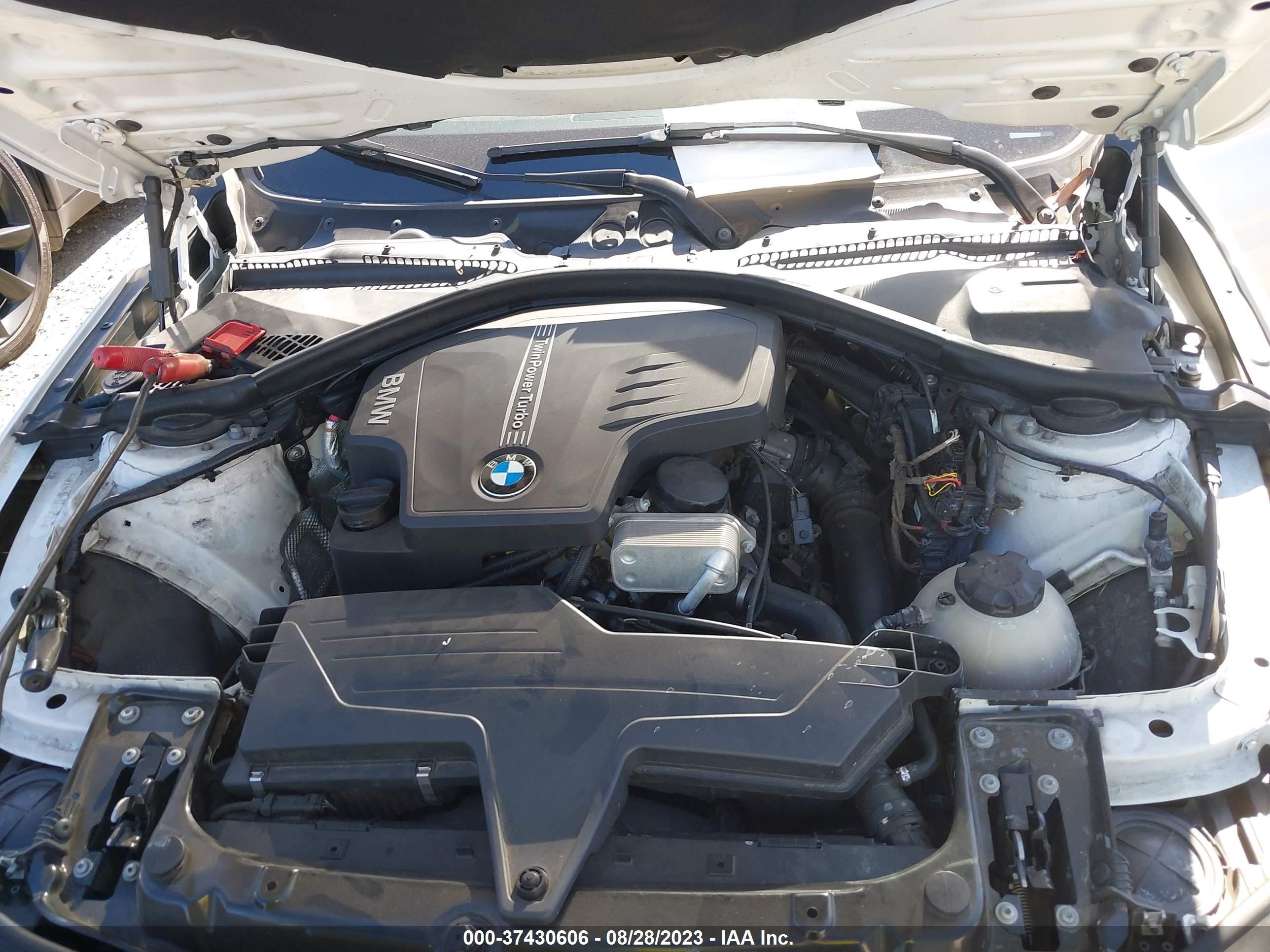 Photo 9 VIN: WBA3C1C59DF441689 - BMW 3ER 