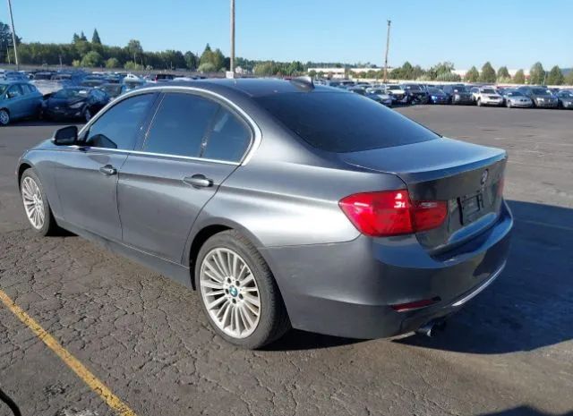 Photo 2 VIN: WBA3C1C5XCF430098 - BMW 3 SERIES 